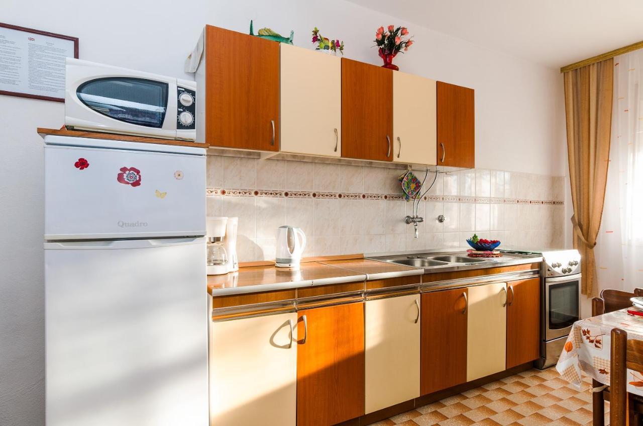 Apartments For Families With Children Privlaka, Zadar - 5747 Ngoại thất bức ảnh