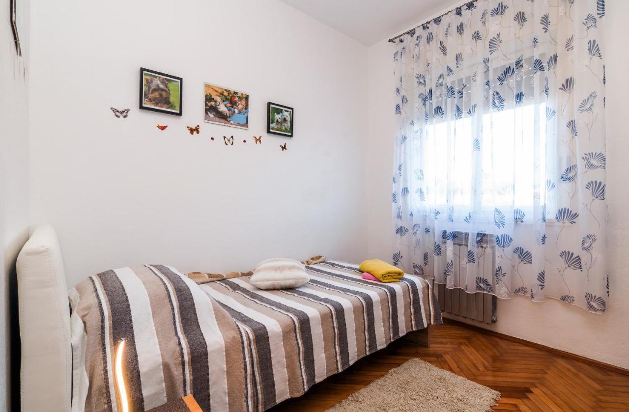Apartments For Families With Children Privlaka, Zadar - 5747 Ngoại thất bức ảnh