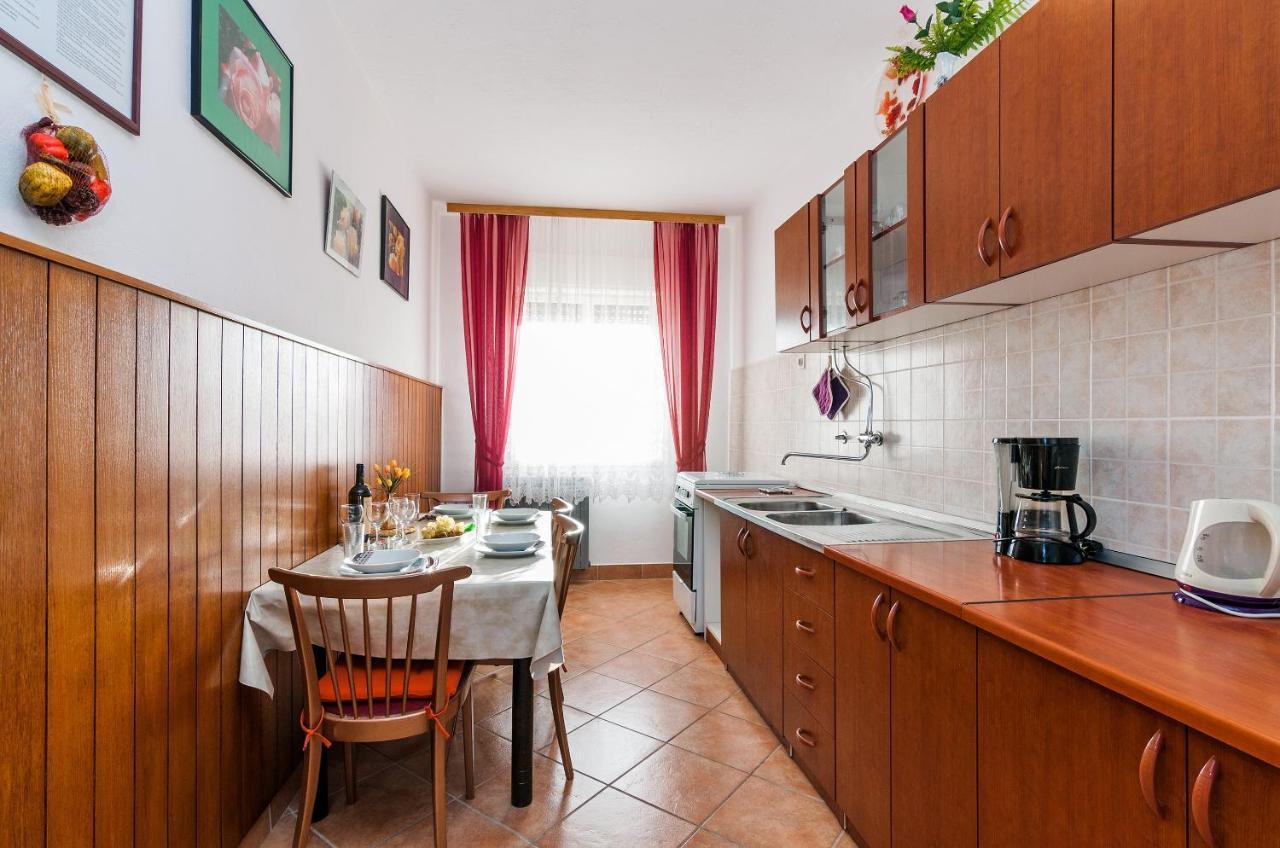 Apartments For Families With Children Privlaka, Zadar - 5747 Ngoại thất bức ảnh