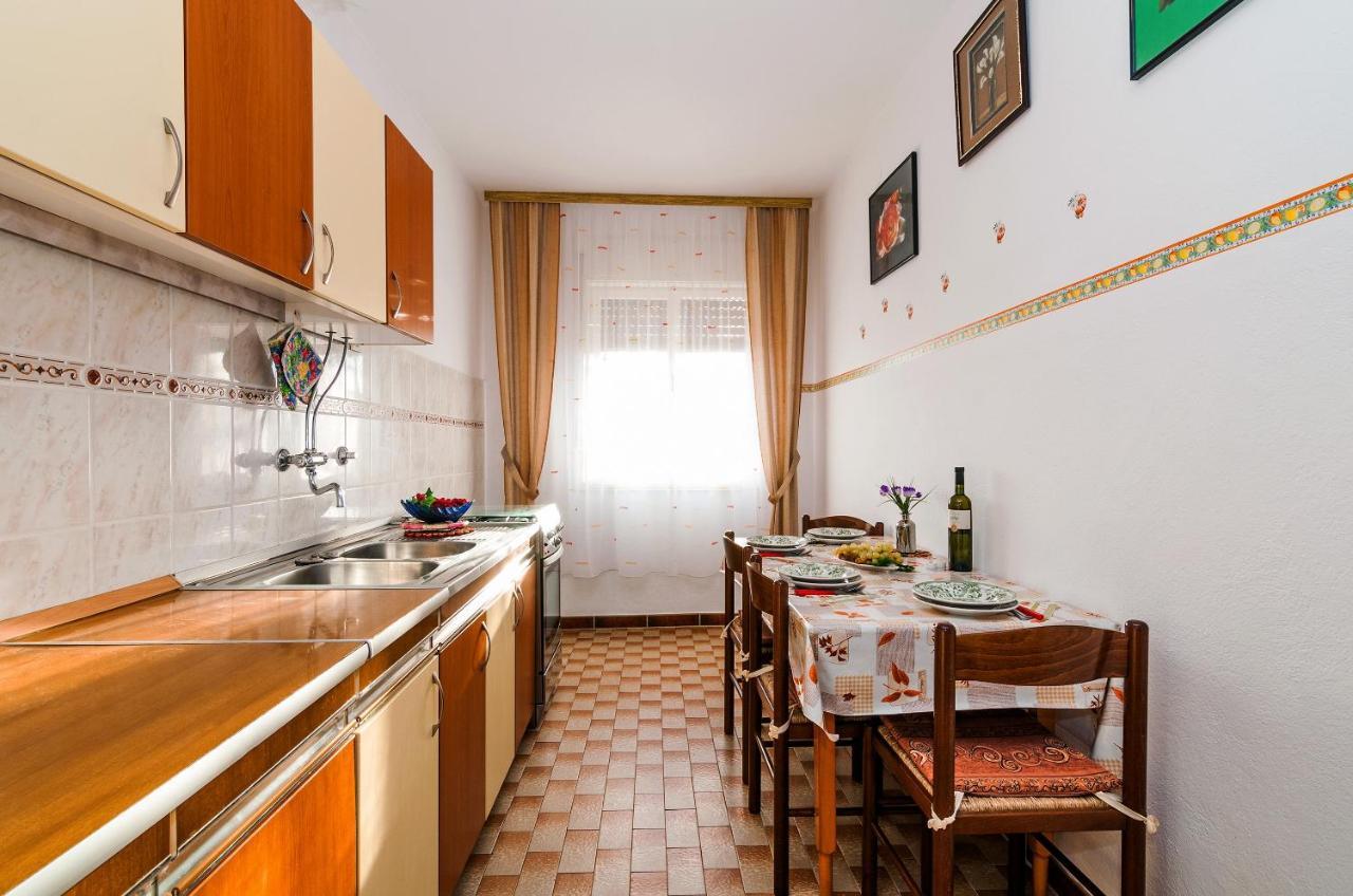 Apartments For Families With Children Privlaka, Zadar - 5747 Ngoại thất bức ảnh